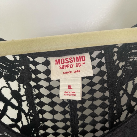 Mossimo Crochet Spilt Back Tank Top - Picture 2 of 9